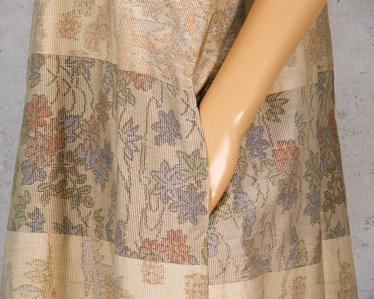 Coat of white Oshima tsumugi and two types of Oshima tsumugi