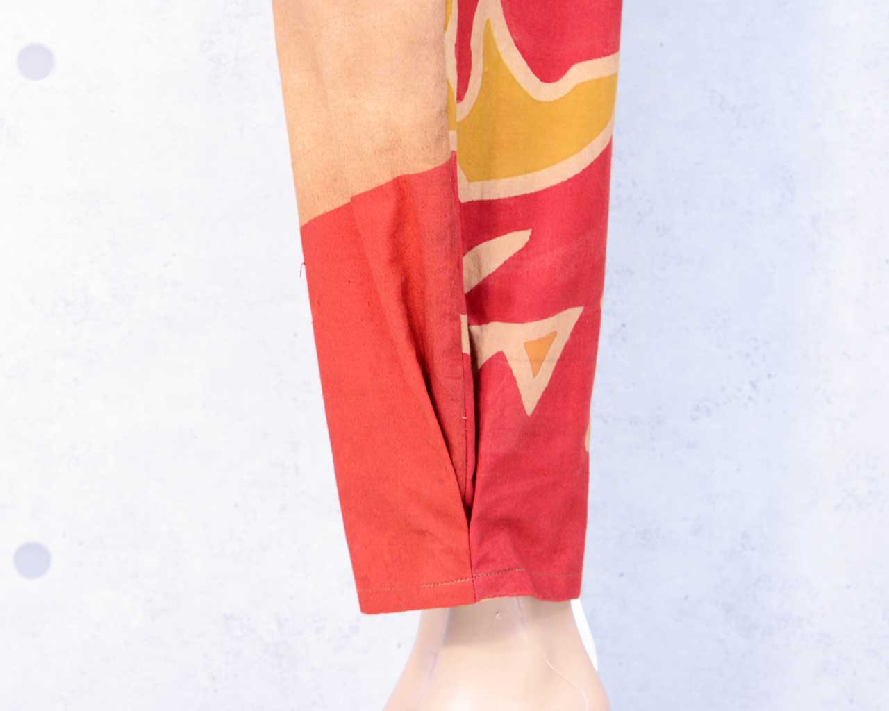 Colorful salopettes dyed with persimmon tannin