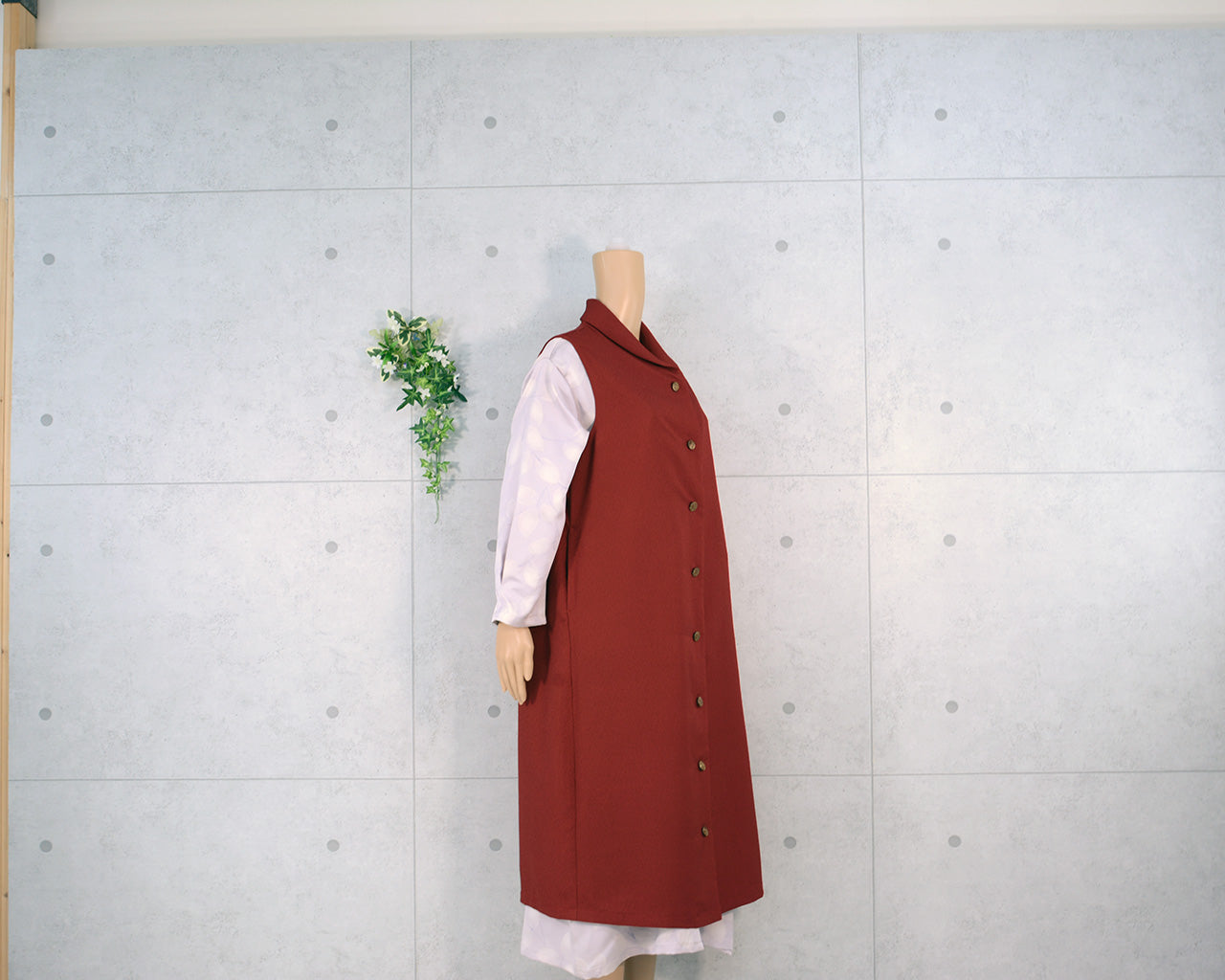 Japanese Vintage Kimono Remake Long Vest, Sleeveless, Wine Red, Design Button