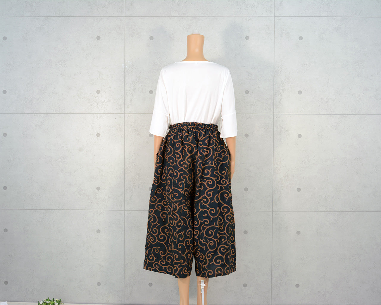 Japanese Vintage Kimono Remake Gaucho Pants, Made from Persimmon-Dyed Cotton Fabric